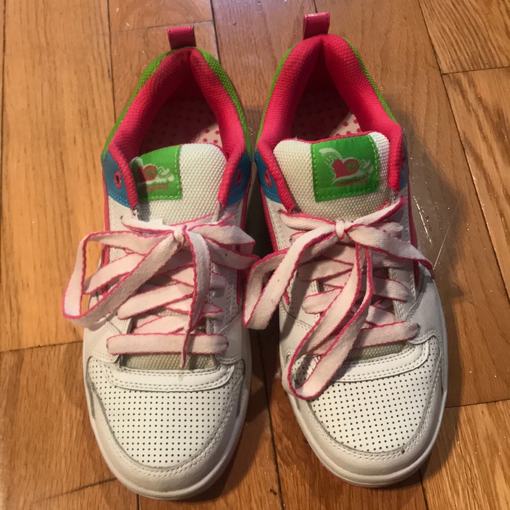 Air speed sneakers